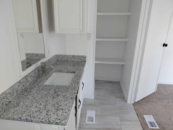 1995 Sky Cut Manufactured Home