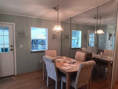 Photo 4 of 8 of home located at 587 Black Bear Rd Naples, FL 34113