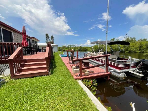 Photo 1 of 2 of home located at 614 Riverview Dr Ellenton, FL 34222