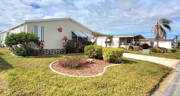 Photo 1 of 2 of home located at 4011 Buena Vista Dr. S Ellenton, FL 34222