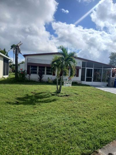 Photo 2 of 8 of home located at 8775 20th Street, Lot 409 Vero Beach, FL 32966