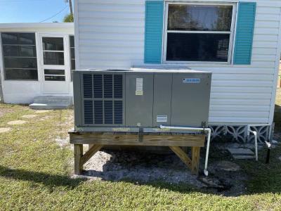 Photo 5 of 32 of home located at 1259 Flamingo Dr. Englewood, FL 34224