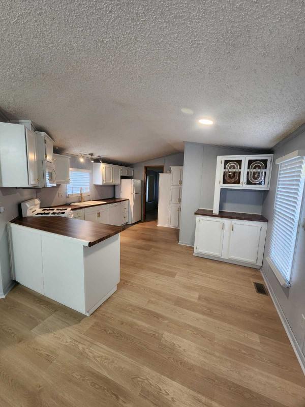 Commodore Mobile Home