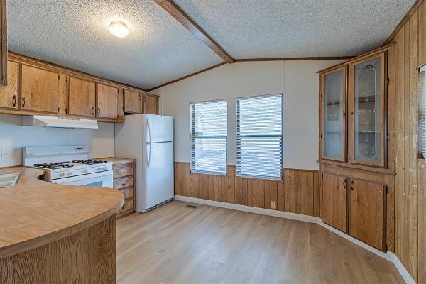 1985 Champion Manufactured Home