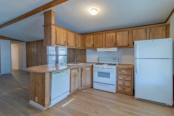 1985 Champion Manufactured Home