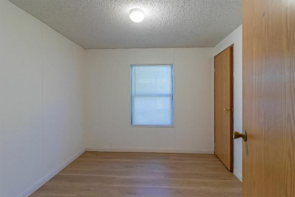 1985 Champion Manufactured Home