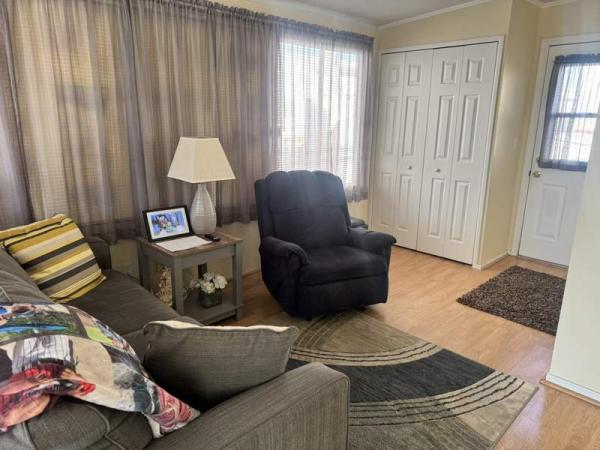 1988 Skyline Manufactured Home