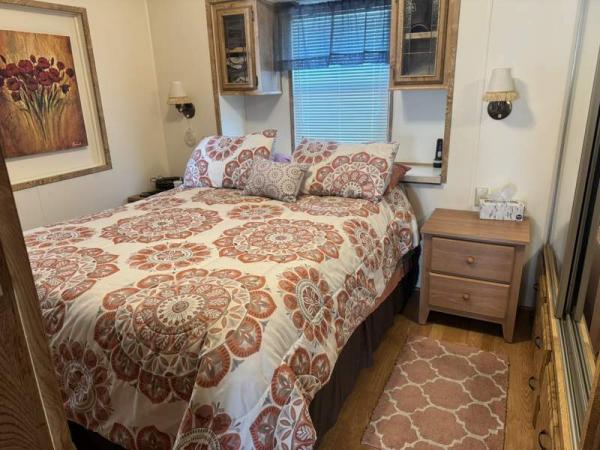 1988 Skyline Manufactured Home