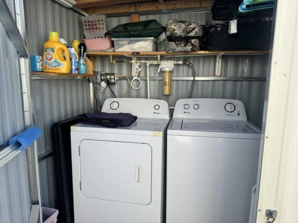 1988 Skyline Manufactured Home