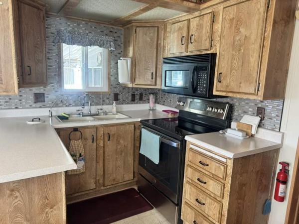 1988 Skyline Manufactured Home