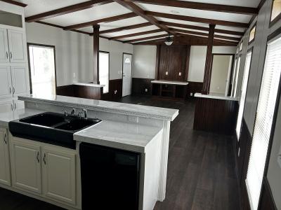 Photo 4 of 6 of home located at 923  Matthew Way Houston, TX 77073