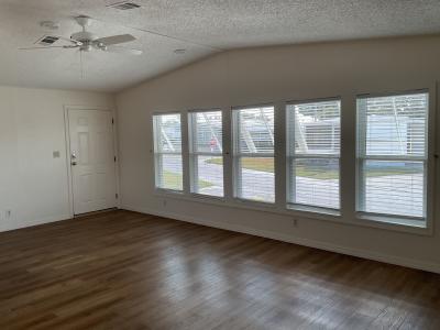 Photo 4 of 20 of home located at 3901 Bahia Vista St. #420 Sarasota, FL 34232