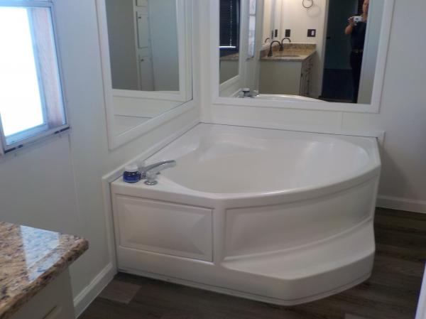 2000 Fleetwood Carriage Hill Mobile Home