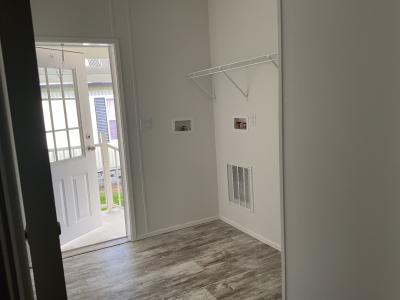 Photo 3 of 12 of home located at 15404 Lakeshore Villa Road Tampa, FL 33613