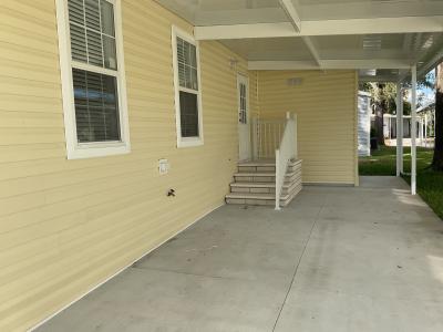 Photo 5 of 11 of home located at 15404 Lakeshore Villa Road Tampa, FL 33613