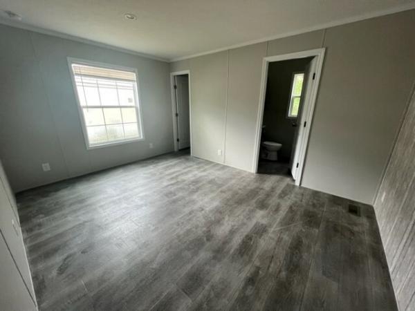 2023 Champion RA1670291F Mobile Home