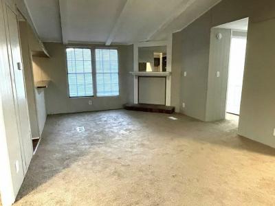 Photo 4 of 20 of home located at 151 Zurich Drive Lynwood, IL 60411