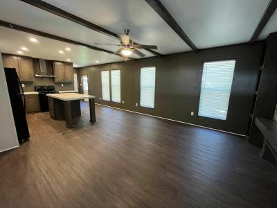 Photo 4 of 28 of home located at 106 E. Semands #Es106 Conroe, TX 77301