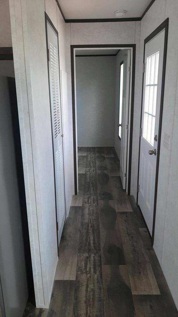 2025 Redman Advantage SW RAS-F-36627  Home