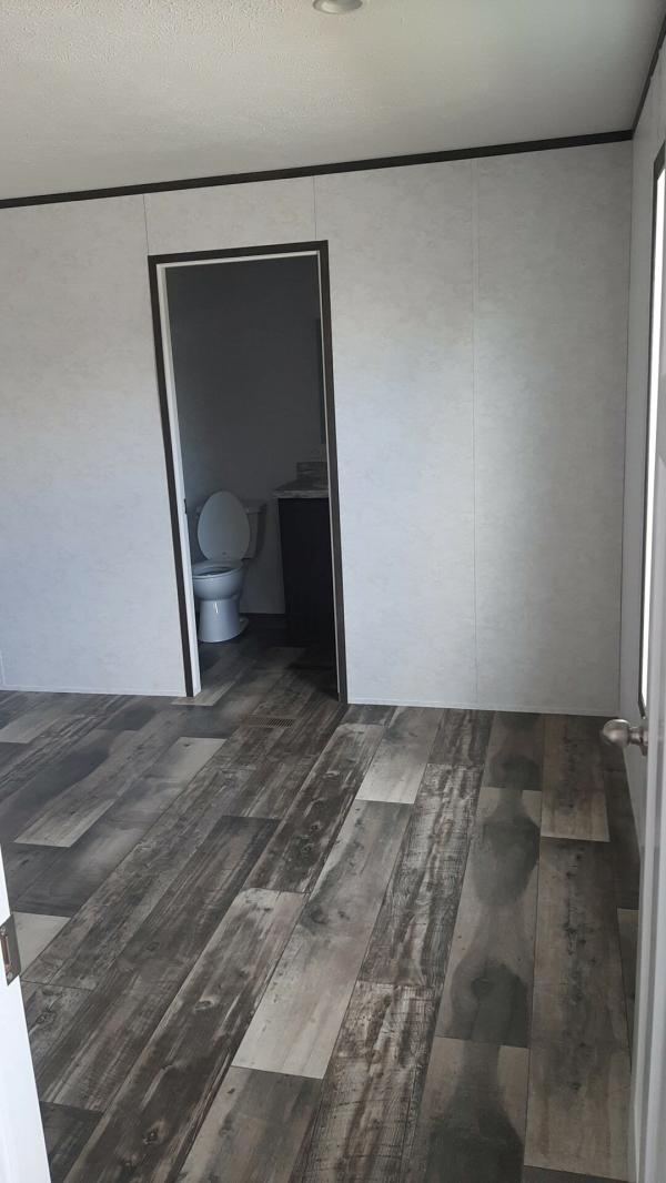 2025 Redman Advantage SW RAS-F-36627  Home