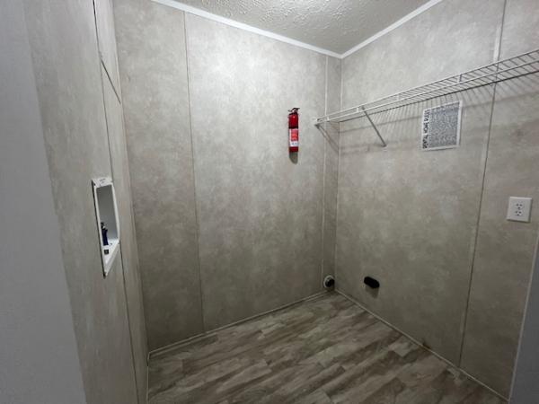 2020 ADVENTURE MOJAVE MODEL 1676-2  Home