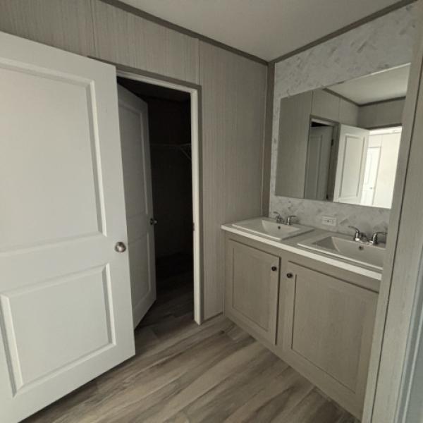 2025 Clayton Mobile Home