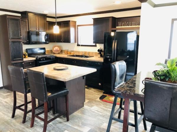 2020 Adventure Mojave 3523F  Home