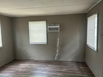 Photo 2 of 5 of home located at 10720 54th Avenue N, Lot 18 Saint Petersburg, FL 33708