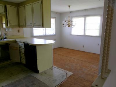 Photo 4 of 7 of home located at 7100 Ulmerton Rd Lot 0623 Largo, FL 33771