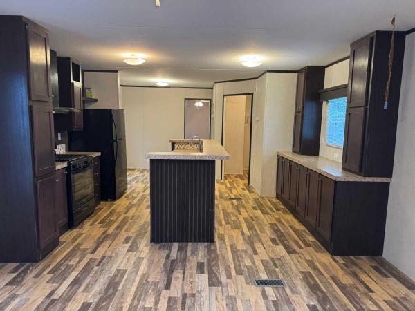 Photo 1 of 2 of home located at 1707 E Blanchard Avenue#111 Hutchinson, Ks 67501 Hutchinson, KS 67501