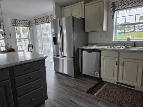 2025 Pine Grove  Home Manufactured Home