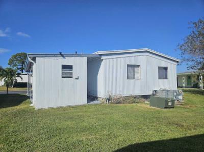 Photo 4 of 24 of home located at 9925 Ulmerton Rd., #297 Largo, FL 33771