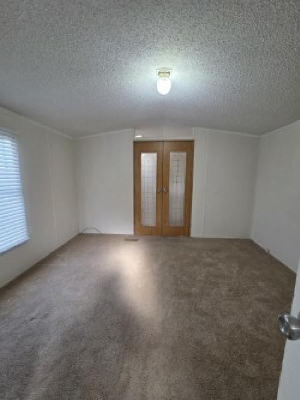 1990 Skyline Manufactured Home