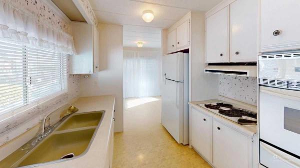 1970 Skyline Move In CUTE Mobile Home