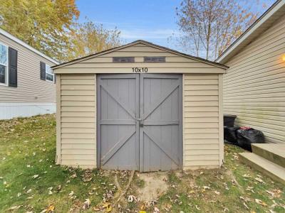 Photo 4 of 30 of home located at 2155 N. Sheeran Drive Milford, MI 48381