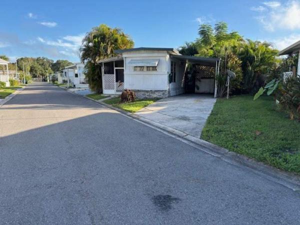 Photo 1 of 2 of home located at 3223 N Lockwood Ridge Rd #122 Sarasota, FL 34234