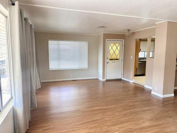 1975 Silvercrest Manufactured Home