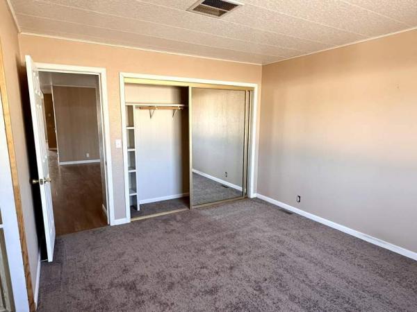 1975 Silvercrest Manufactured Home