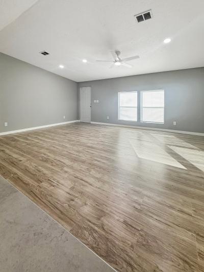 Photo 5 of 12 of home located at 819 Whisper Ridge Lane Davenport, FL 33897