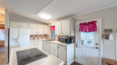 Photo 4 of 17 of home located at 805 Nelson Dr Lady Lake, FL 32159