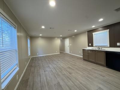 Photo 2 of 23 of home located at 118 E. Semands #Es118 Conroe, TX 77301