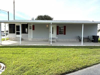 Photo 3 of 21 of home located at 836 Anglim Ave Avon Park, FL 33825