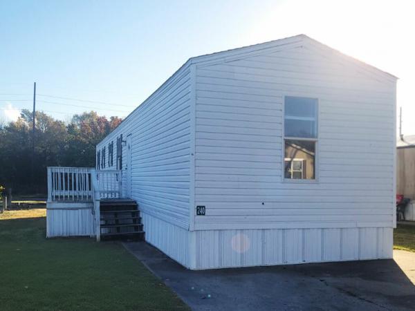 2004  Mobile Home For Sale