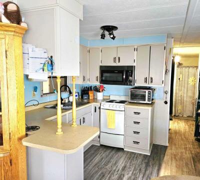 Photo 4 of 9 of home located at 6900 Ulmerton Rd Largo, FL 33771