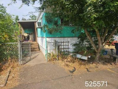 Mobile Home at Country Manor Mh Park 4475 Daisy St Spc 11 Springfield, OR 97478