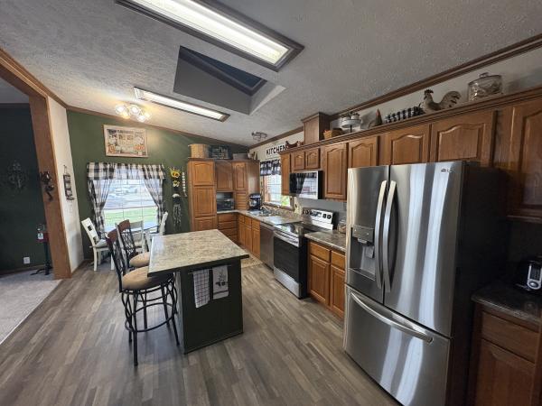 2001 Commander Mobile Home