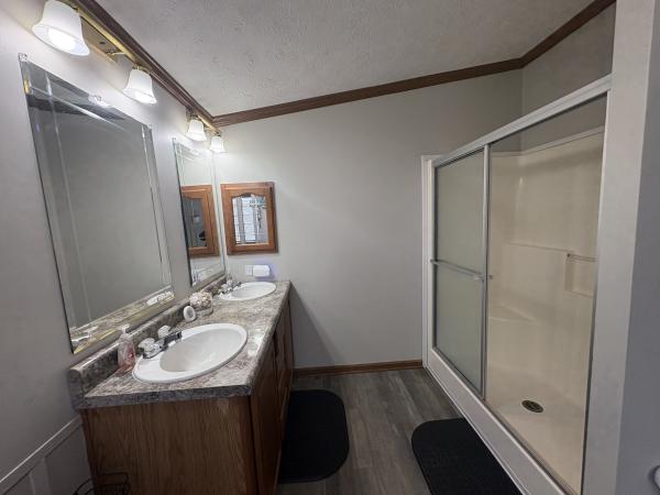 2001 Commander Mobile Home