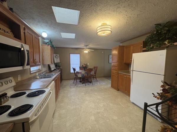 2002 Dutch Housing DHIN35840F Mobile Home