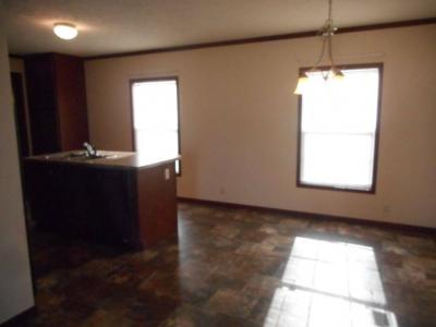 Photo 2 of 12 of home located at 350 West Meadow Drive Batavia, OH 45103