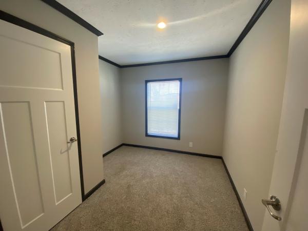 2022 Skyline FX Custom HUD 20x52 Mobile Home